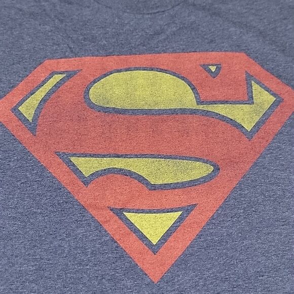 ‎SUPERMAN Tee Shirt [SIZE SMALL] - Picture 2 of 3